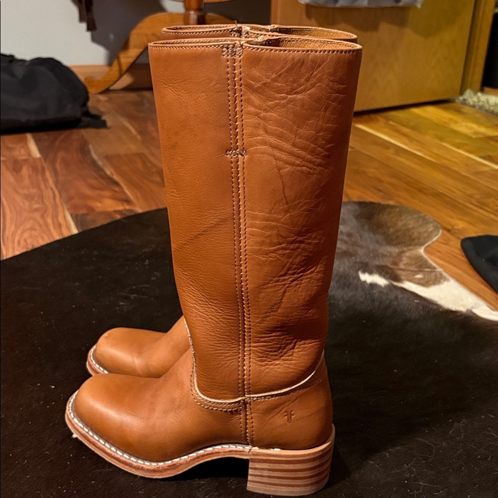 Women’s Frye Campus Boots 6M 
Saddle brown